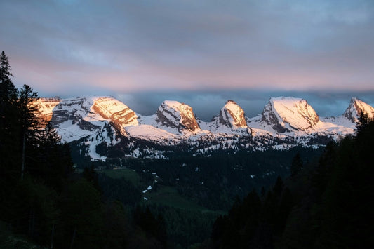 Churfirsten: Eine sagenumwobene Bergkette - NIKIN CH